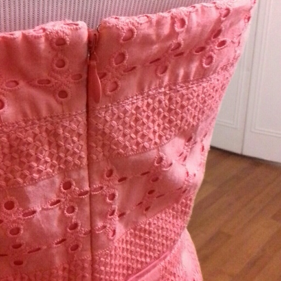 J.  Crew Strapless sheath dress in eyelet, Size 6 - Picture 6 of 6